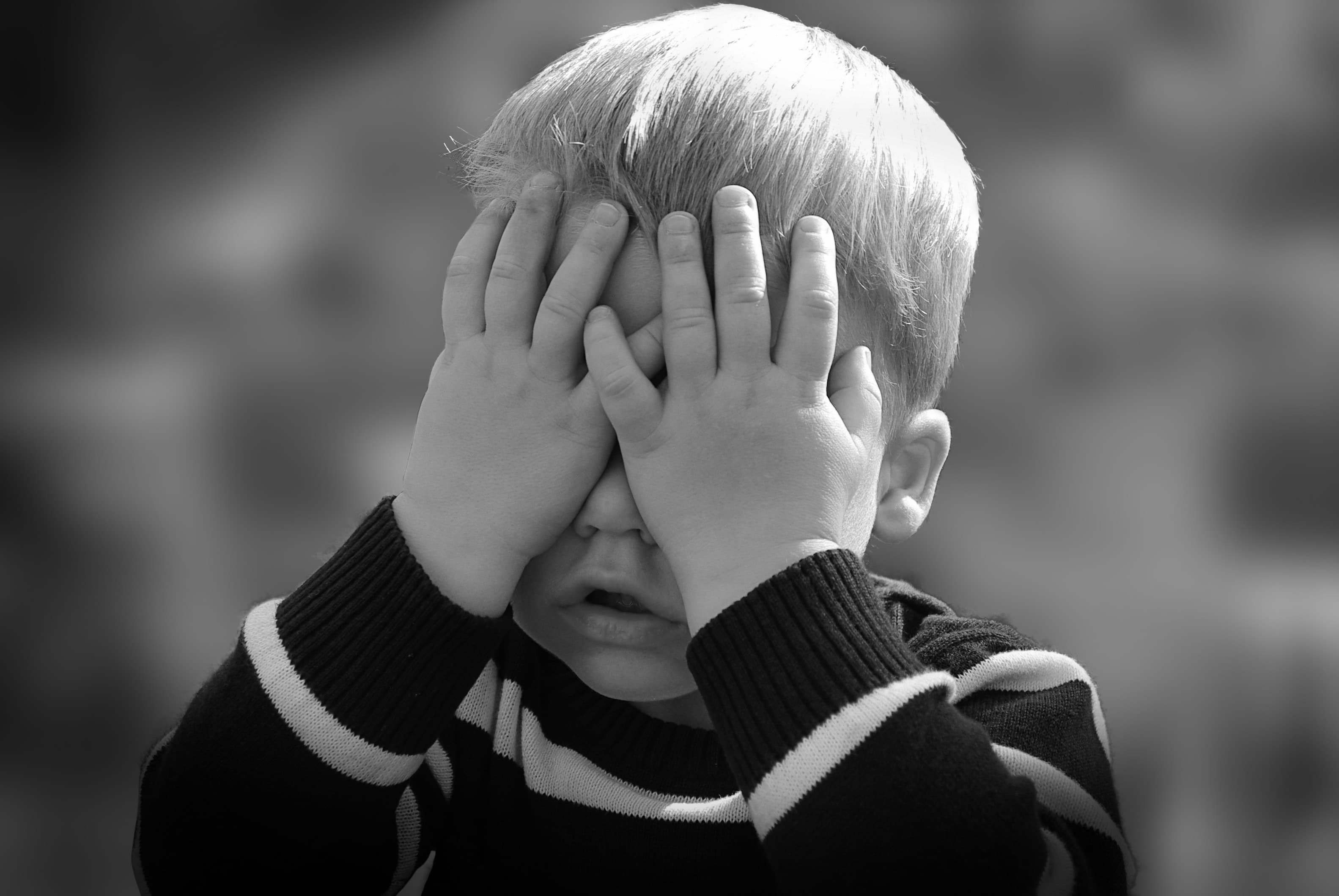 „Copiii cu autism nu socializează” și alte mituri de spulberate de medici