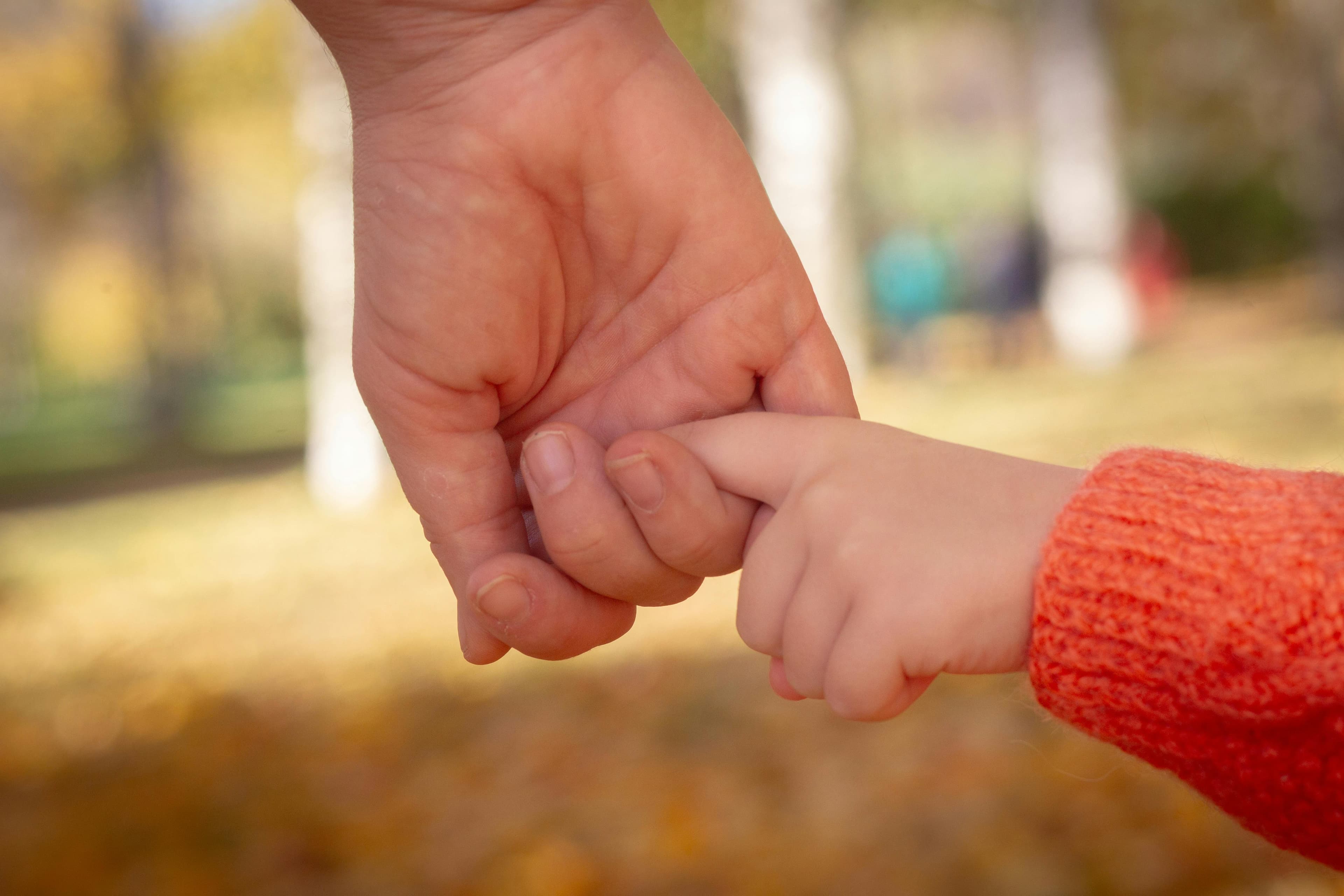 Parallel parenting. Cum îți crești copilul după divorț, fără conflicte directe