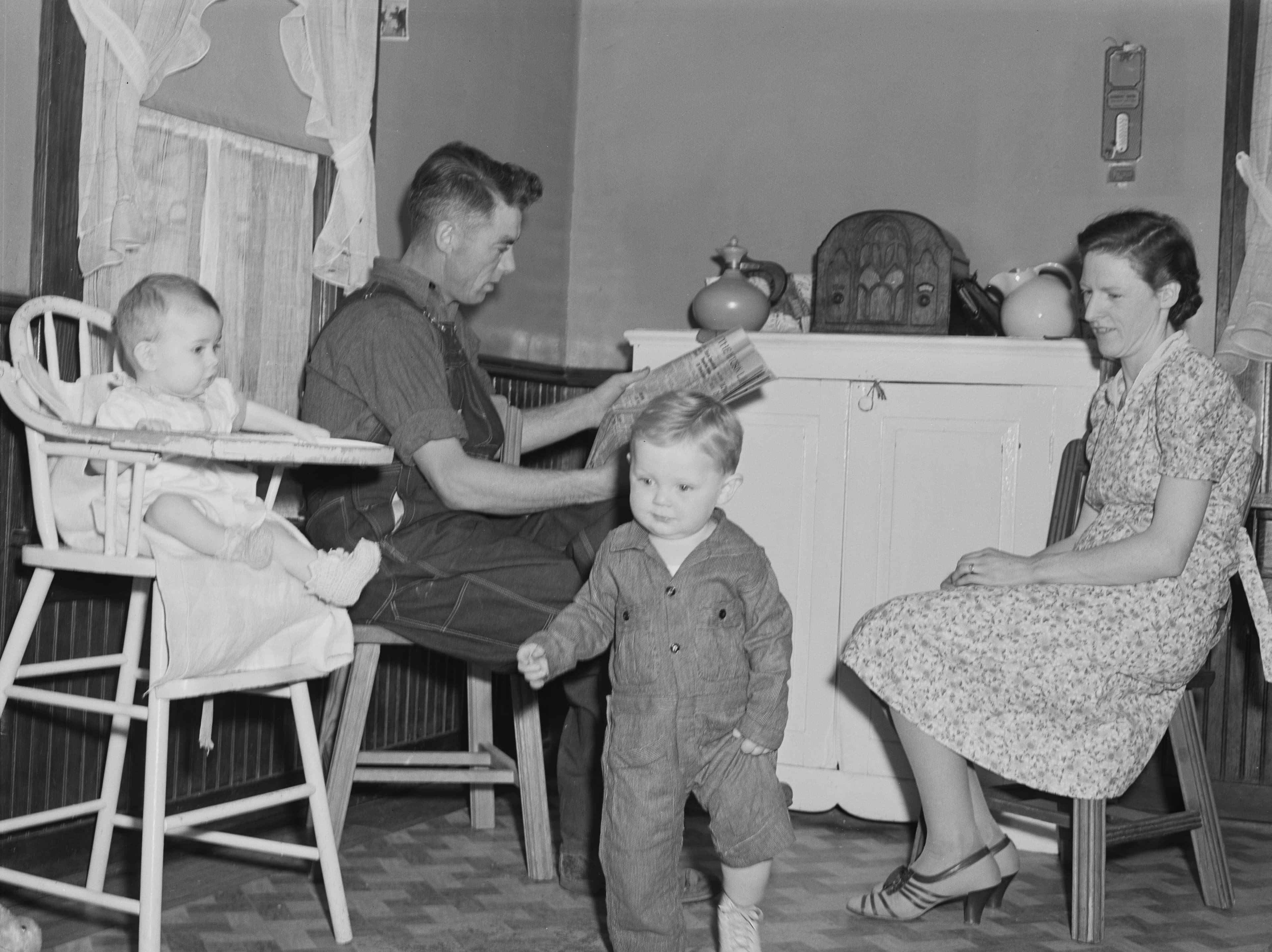 Părinții din anii 1960 refuzau să facă aceste lucruri care au devenit complet normale pentru părinții de astăzi